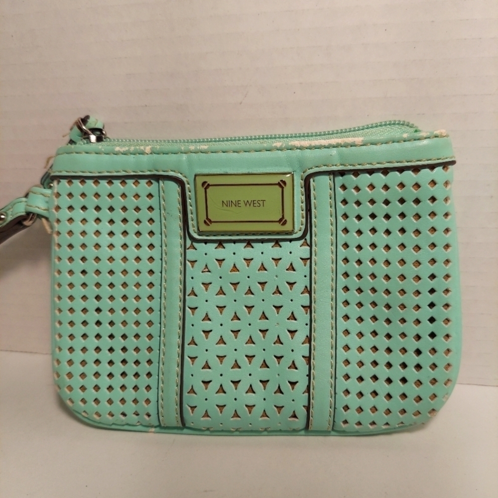 NINE WEST Turquoise Perforated Faux Patent Logo Zip Wallet Wristlet Pre-Owned